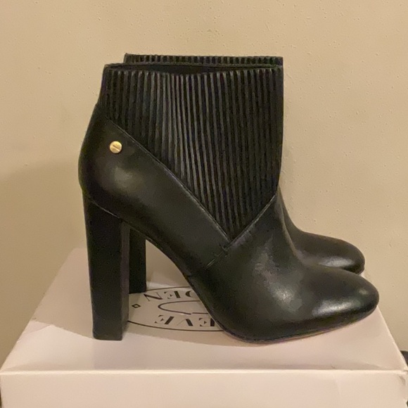 Brand New black Calvin Klein ankle boot heels size 9M - Picture 4 of 5